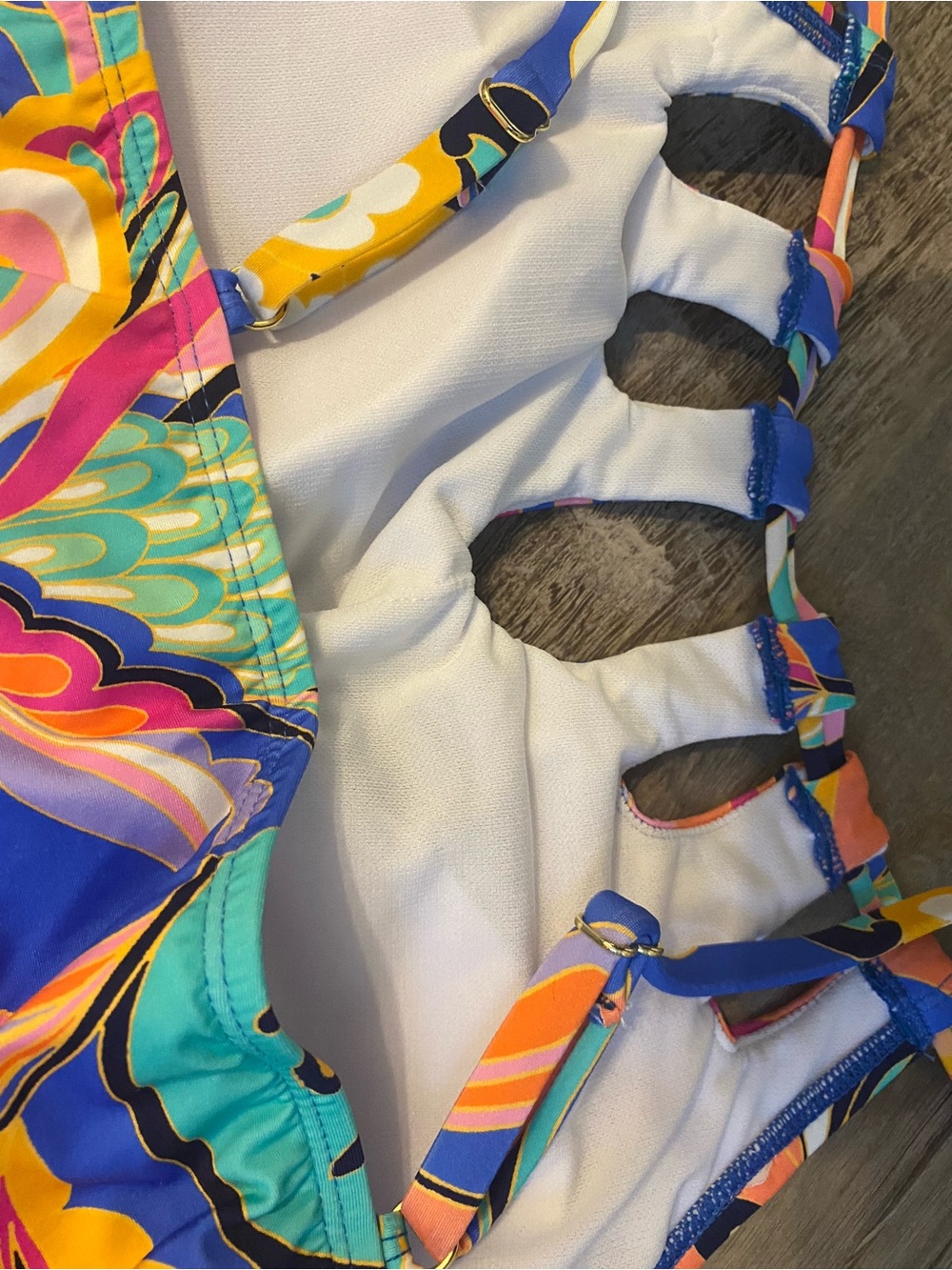 24th & Ocean Paisley UPF 50 Underwire Cutout High Neck Tankini Top Women's 16 - Picture 9 of 12